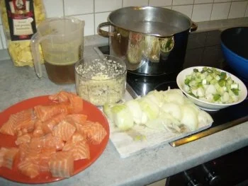 Rezept: Lachs Sahne Soße zu Bandnudeln Bild Nr. 3 Lachs Sahne Soße zu Bandnudeln - Rezept - Bild Nr. 3