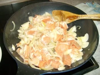 Rezept: Lachs Sahne Soße zu Bandnudeln Bild Nr. 4 Lachs Sahne Soße zu Bandnudeln - Rezept - Bild Nr. 4