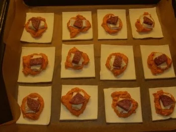 Rezept: Pikante Kuchen: Herzhafte Blätterteig-Häppchen Bild Nr. 3 Pikante Kuchen: Herzhafte Blätterteig-Häppchen - Rezept - Bild Nr. 3