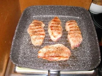 Schweinerückensteaks mit Waldpilz - Camenbert - Rezept - Bild Nr. 3