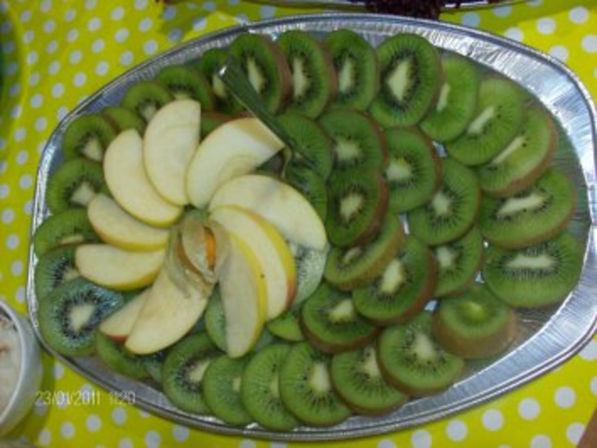 Obstplatte mit Kiwis und Apfel - Rezept Gesendet von cookingclub