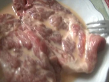 Jägerschnitzel , ( Nackensteak unter einer Pilzhaube  ) - Rezept - Bild Nr. 3