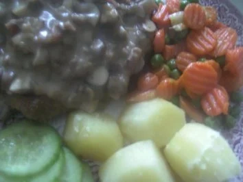 Jägerschnitzel , ( Nackensteak unter einer Pilzhaube  ) - Rezept - Bild Nr. 10