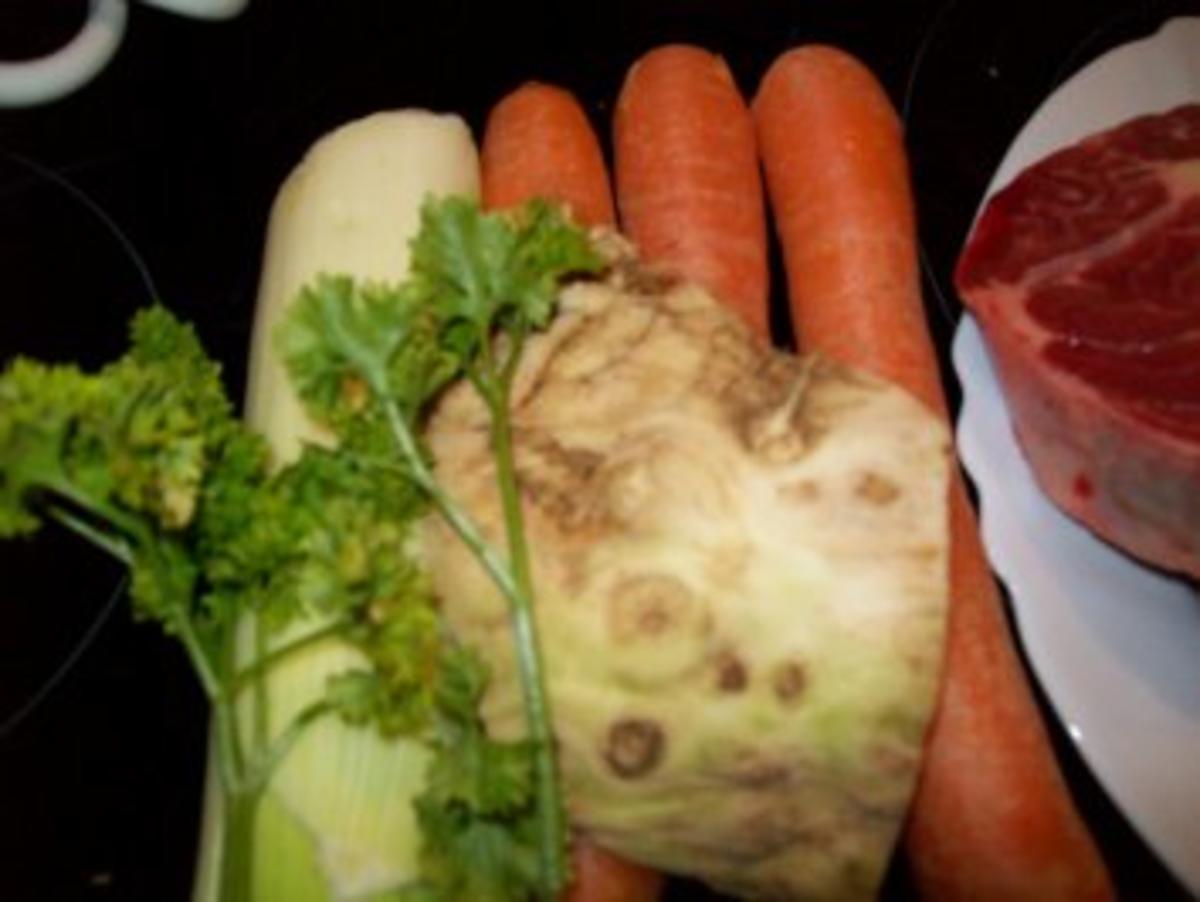 Kartoffelsuppe mit Würstchen - Rezept - Bild Nr. 3