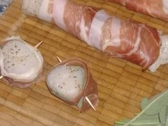 Rezept: Duett von Seeteufel und Jakobsmuschel in Schinkenmantel Bild Nr. 2 Duett von Seeteufel und Jakobsmuschel in Schinkenmantel - Rezept - Bild Nr. 2