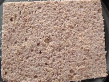 Rezept: Biskuit-Sahne-Nussschnitten Bild Nr. 7 Biskuit-Sahne-Nussschnitten - Rezept - Bild Nr. 7