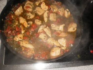 Bandnudeln mit Hähnchen-Paprika-Ragout - Rezept - Bild Nr. 12