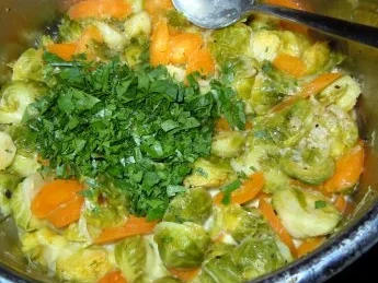 Rezept: Rosenkohl-Möhren-Gemüse Bild Nr. 7 Rosenkohl-Möhren-Gemüse - Rezept - Bild Nr. 7