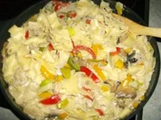 Sahnige Nudelpfanne Kunterbunt - Rezept