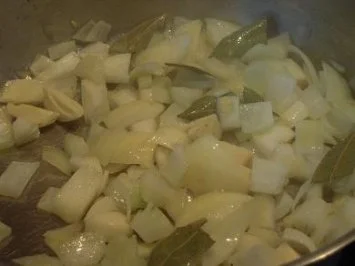 Kaninchenschenkel auf mediterrane Art mit Spitzkohl - Rezept - Bild Nr. 2