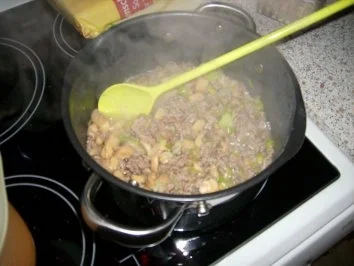 Rezept: Käse-Hack-Lauch-Suppe Bild Nr. 4 Käse-Hack-Lauch-Suppe - Rezept - Bild Nr. 4