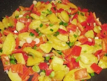 Alles aus einem Topf: Chili con Patatas - Rezept - Bild Nr. 4