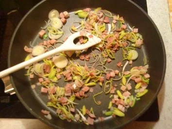 Rezept: Eierfleckerl Bild Nr. 6 Eierfleckerl - Rezept - Bild Nr. 6