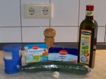 Rezept: Unser Lieblingszaziki Bild Nr. 2 Unser Lieblingszaziki - Rezept - Bild Nr. 2