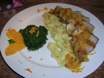 Entenbrustfilet mit Orangen-Ingwer-Sauce und Zitronen-Basilikum-Nudeln - Rezept