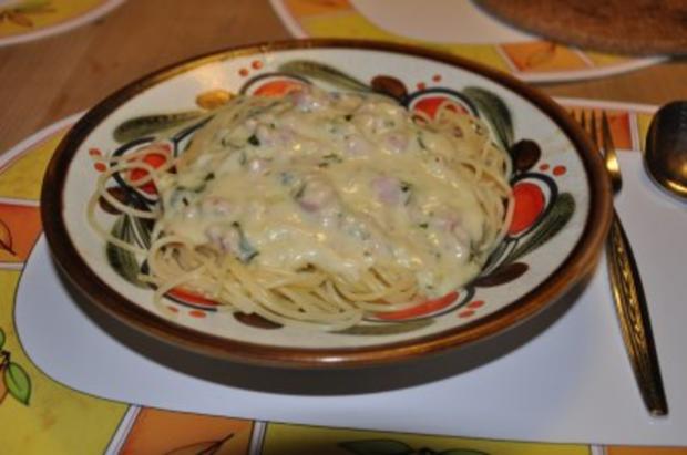 Spaghetti mit 7-Käse-Schinken-Soße - Rezept - kochbar.de