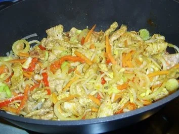 Putenbruststreifen mit Fernöstlich gewürztem Gemüse (Lafer) - Rezept - Bild Nr. 11