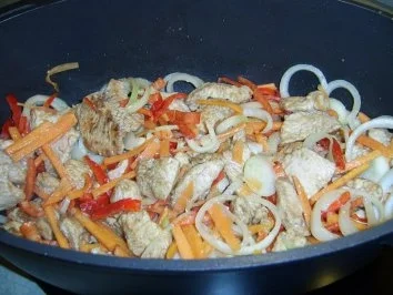 Putenbruststreifen mit Fernöstlich gewürztem Gemüse (Lafer) - Rezept - Bild Nr. 8