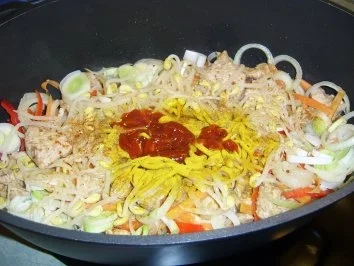 Putenbruststreifen mit Fernöstlich gewürztem Gemüse (Lafer) - Rezept - Bild Nr. 10