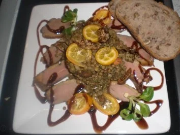 Entenbrust auf feinen Linsen - Rezept