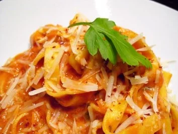 Pasta: Fettucine in Wodka-Calvados-Sauce - Rezept - Bild Nr. 8