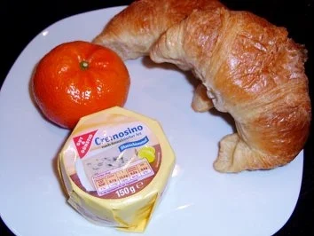 Rezept: Frühstück: Mandarinen-Croissants mit Blauschimmelkäse Bild Nr. 2 Frühstück: Mandarinen-Croissants mit Blauschimmelkäse - Rezept - Bild Nr. 2