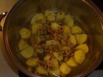 Tellergerichte:Wurstscheiben in Salzstangenpanade, Rahmrosenkohl und Kartoffel-Olivenpüree - Rezept - Bild Nr. 10