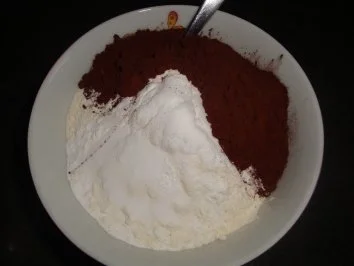 Rezept: Kirsch-Schoko-Muffins Bild Nr. 6 Kirsch-Schoko-Muffins - Rezept - Bild Nr. 6