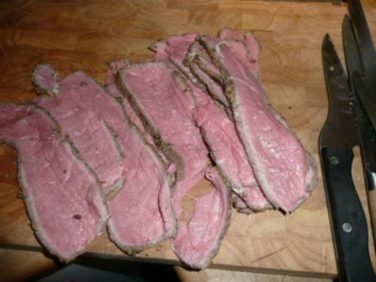 ROASTBEEF:gefüllte Roastbeef-Röllchen - Rezept - kochbar.de