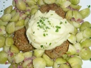 Grünkernbratlinge mit Rosenkohl und Püree - Rezept