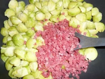 Rezept: Grünkernbratlinge mit Rosenkohl und Püree Bild Nr. 4 Grünkernbratlinge mit Rosenkohl und Püree - Rezept - Bild Nr. 4