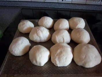 Rezept: Unsere besten Semmeln Bild Nr. 10 Unsere besten Semmeln - Rezept - Bild Nr. 10