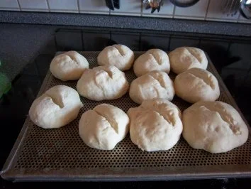 Rezept: Unsere besten Semmeln Bild Nr. 11 Unsere besten Semmeln - Rezept - Bild Nr. 11