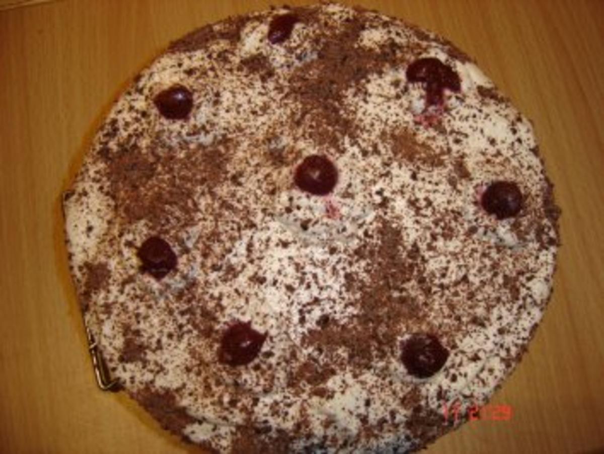 Kirsch - Sahne - Torte - Rezept - Bild Nr. 2