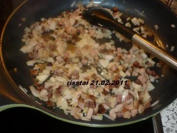 Deftiger Eintopf mit weissen Bohnen , geräucherter   Paprikawurst und Nockerln - Rezept - Bild Nr. 6