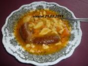 Deftiger Eintopf mit weissen Bohnen , geräucherter   Paprikawurst und Nockerln - Rezept