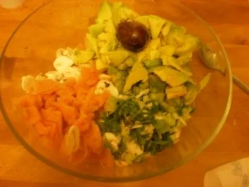 Rezept: Avocadosalat mit Lachs Bild Nr. 4 Avocadosalat mit Lachs - Rezept - Bild Nr. 4