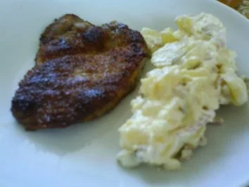 Rezept: Kartoffelsalat mit Knusperschnitzel Kartoffelsalat mit Knusperschnitzel - Rezept