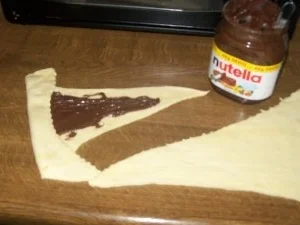 Rezept: schnelle Schokoladen - Hörnchen Bild Nr. 4 schnelle Schokoladen - Hörnchen - Rezept - Bild Nr. 4