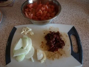 Fusilli mit Tomaten-Specksoße - Rezept - Bild Nr. 4