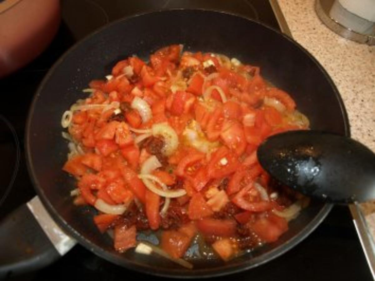 Fusilli mit Tomaten-Specksoße - Rezept - Bild Nr. 5