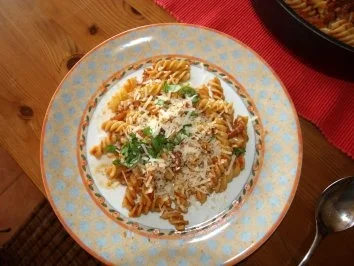 Fusilli mit Tomaten-Specksoße - Rezept - Bild Nr. 9