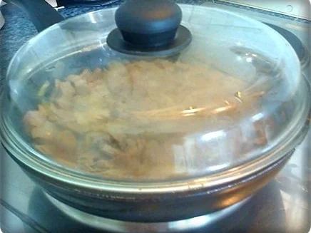 Rindergulasch mit Champignons in herzhaften Sauce - Rezept - Bild Nr. 7