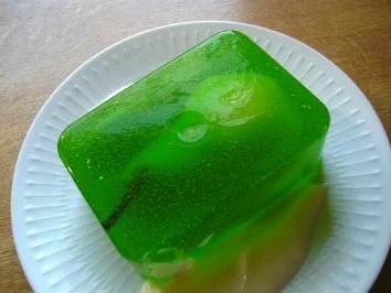 Sekt-Götterspeise.. mit Inhalt ;-)))).... - Rezept