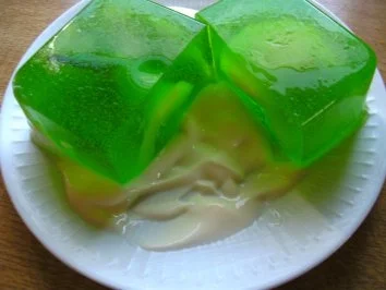 Sekt-Götterspeise.. mit Inhalt ;-)))).... - Rezept - Bild Nr. 4