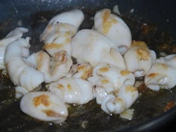 Tintenfischtuben auf gratiniertem Fenchelbett - Rezept - Bild Nr. 8