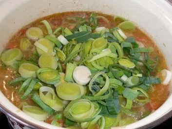 Eintopf: Pastinakeneintopf mit Schinkenknacker - Rezept - Bild Nr. 3