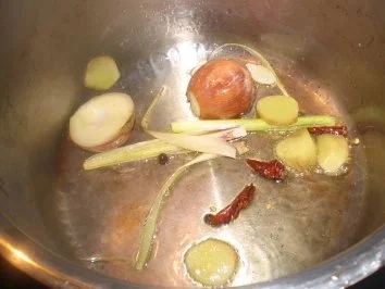 Scharfe exotische Rindssuppe - Rezept - Bild Nr. 3