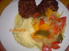 Frikadellen mit Paprikagemüse - Rezept