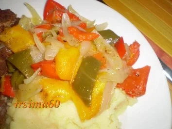 Rezept: Frikadellen mit Paprikagemüse Bild Nr. 2 Frikadellen mit Paprikagemüse - Rezept - Bild Nr. 2